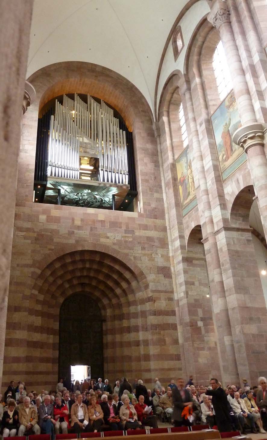 Orgel-Unterseite